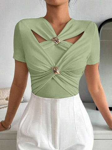 Privé Twisted Front Hollow Out Short Sleeve Tight T-Shirt Privé Twisted Front Hollow Out Short Sleeve Tight T-Shirt