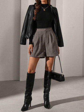 Privé Women's Herringbone Insert Pocket Pleated Loose Casual Shorts Privé Women's Herringbone Insert Pocket Pleated Loose Casual Shorts