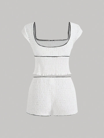Ladies' White Jacquard Bow Decorated Top And Slim Fit Shorts Set Ladies' White Jacquard Bow Decorated Top And Slim Fit Shorts Set