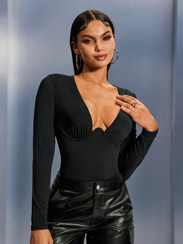1pc Women's Black Zippered Front Bodysuit, Curve-Hugging Silhouette 1pc Women's Black Zippered Front Bodysuit, Curve-Hugging Silhouette