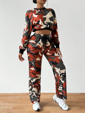 Camouflage Printed Cropped Sweatshirt And Drawstring Waist Jogger Pants Two Piece Set Camouflage Printed Cropped Sweatshirt And Drawstring Waist Jogger Pants Two Piece Set