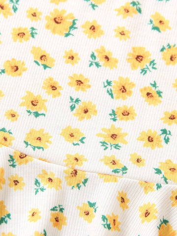 Vintaside Kids 2pcs/Set Young Girl Round Neck Short Sleeve Top And All-Over Print Shorts Set Vintaside Kids 2pcs/Set Young Girl Round Neck Short Sleeve Top And All-Over Print Shorts Set