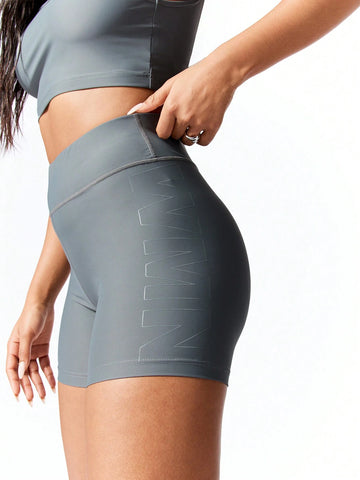 SUMWON WOMEN Fitted Graphic Print Shorts And Crop Top Set SUMWON WOMEN Fitted Graphic Print Shorts And Crop Top Set