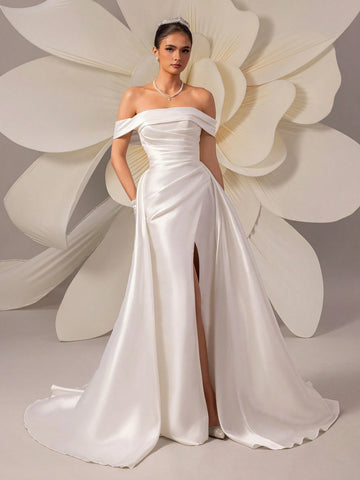 Simple Satin Off-Shoulder Wedding Dress With Large Swing Dress Simple Satin Off-Shoulder Wedding Dress With Large Swing Dress