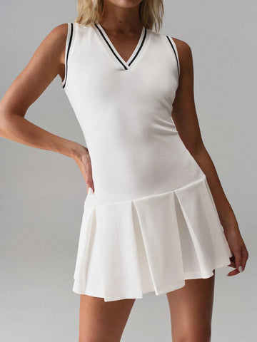 TRNVIE Fitted V-Neck Pleated Women Short Dress TRNVIE Fitted V-Neck Pleated Women Short Dress