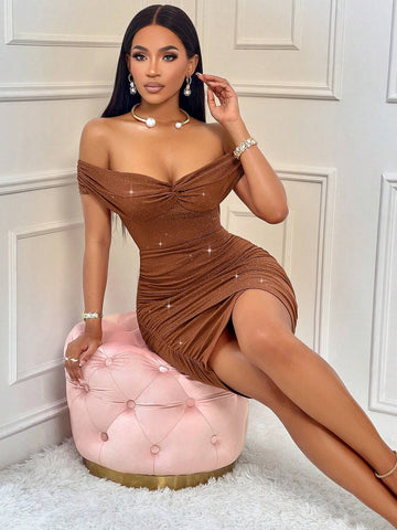 Women's Fashion Solid Color Sexy Twisted Off Shoulder Side Ruched Bodycon Mini Dress Party Dress With Glitter Detail For Christmas Party, Valentines Day Date, Elegant Dress Women's Fashion Solid Color Sexy Twisted Off Shoulder Side Ruched Bodycon Mini Dress Party Dress With Glitter Detail For Christmas Party, Valentines Day Date, Elegant Dress