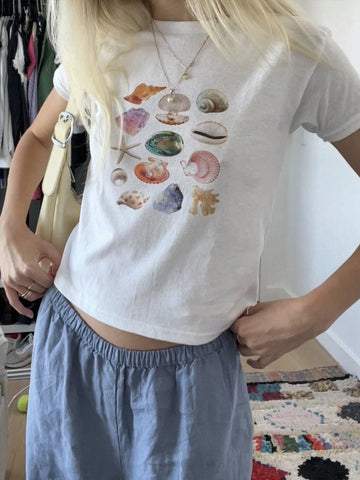 Women's Seashell & Conch Printed Cropped T-Shirt Women's Seashell & Conch Printed Cropped T-Shirt