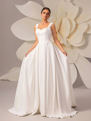 Women's Solid Color Sleeveless Simple Bridal Gown With Train Women's Solid Color Sleeveless Simple Bridal Gown With Train