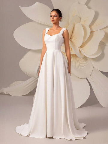 Women's Solid Color Sleeveless Simple Bridal Gown With Train Women's Solid Color Sleeveless Simple Bridal Gown With Train