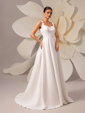 Women's Solid Color Sleeveless Simple Bridal Gown With Train Women's Solid Color Sleeveless Simple Bridal Gown With Train