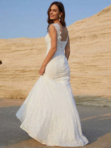 Women's V-Neck Sleeveless Lace Mermaid Wedding Dress With Fish Tail Hem Women's V-Neck Sleeveless Lace Mermaid Wedding Dress With Fish Tail Hem