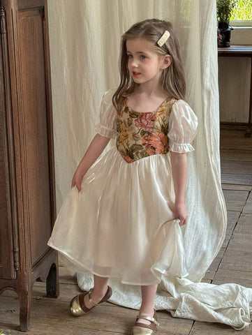 Young Girl Ditsy Floral Ruffled Hem Casual Shift Dress Young Girl Ditsy Floral Ruffled Hem Casual Shift Dress
