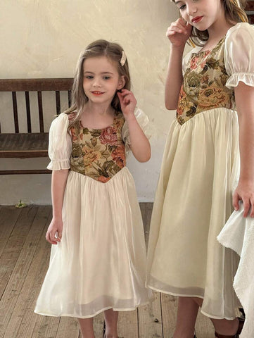 Young Girl Ditsy Floral Ruffled Hem Casual Shift Dress Young Girl Ditsy Floral Ruffled Hem Casual Shift Dress