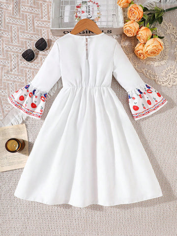Young Girl Holiday Floral Retro Print V-Neck Flare Long Sleeve Dress Young Girl Holiday Floral Retro Print V-Neck Flare Long Sleeve Dress