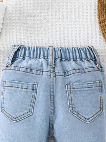 Young Girl's Casual Flare Jeans With Heart-Shaped Patch Pockets Young Girl's Casual Flare Jeans With Heart-Shaped Patch Pockets