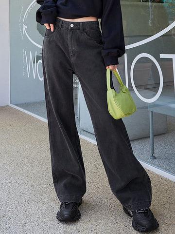 DAZY Button Front Pocket Detail Boyfriend Jeans DAZY Button Front Pocket Detail Boyfriend Jeans