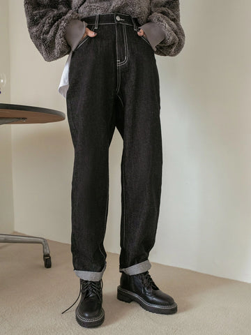 DAZY Slant Pocket Top-stitching Straight Leg Jeans DAZY Slant Pocket Top-stitching Straight Leg Jeans