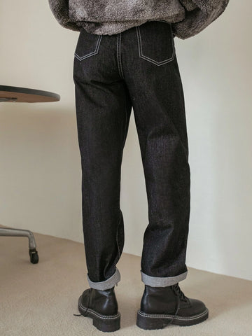 DAZY Slant Pocket Top-stitching Straight Leg Jeans DAZY Slant Pocket Top-stitching Straight Leg Jeans