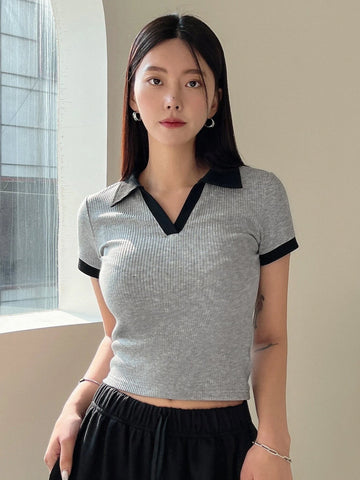 DAZY Contrast Trim Ribbed Knit Tee DAZY Contrast Trim Ribbed Knit Tee