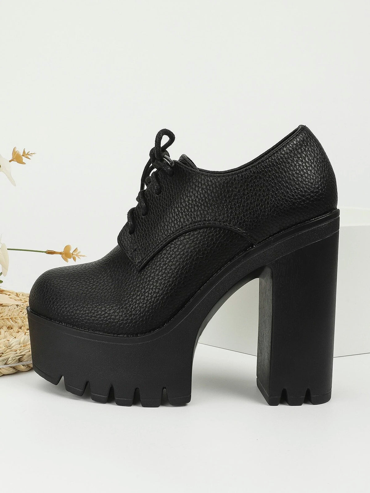 Chunky Heeled Lace-up Front Oxford Pumps