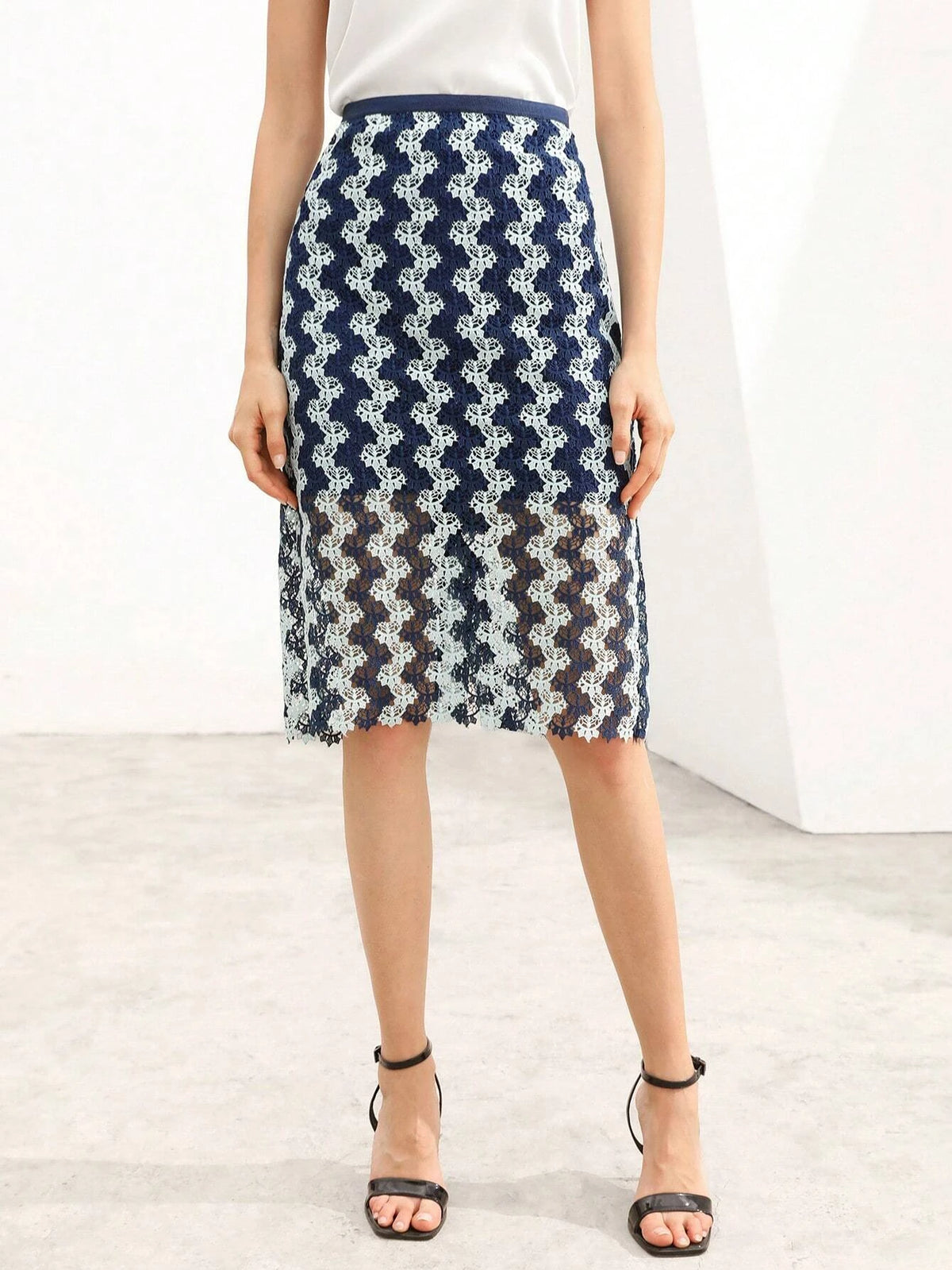 MOTF PREMIUM WAVY GUIPURE LACE SKIRT