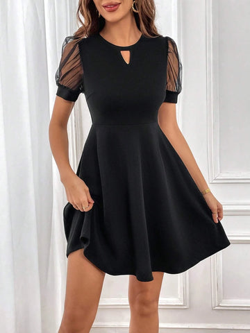 Keyhole Neckline Contrast Mesh Puff Sleeve Dress