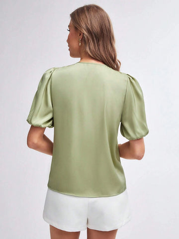Keyhole Neck Puff Sleeve Blouse