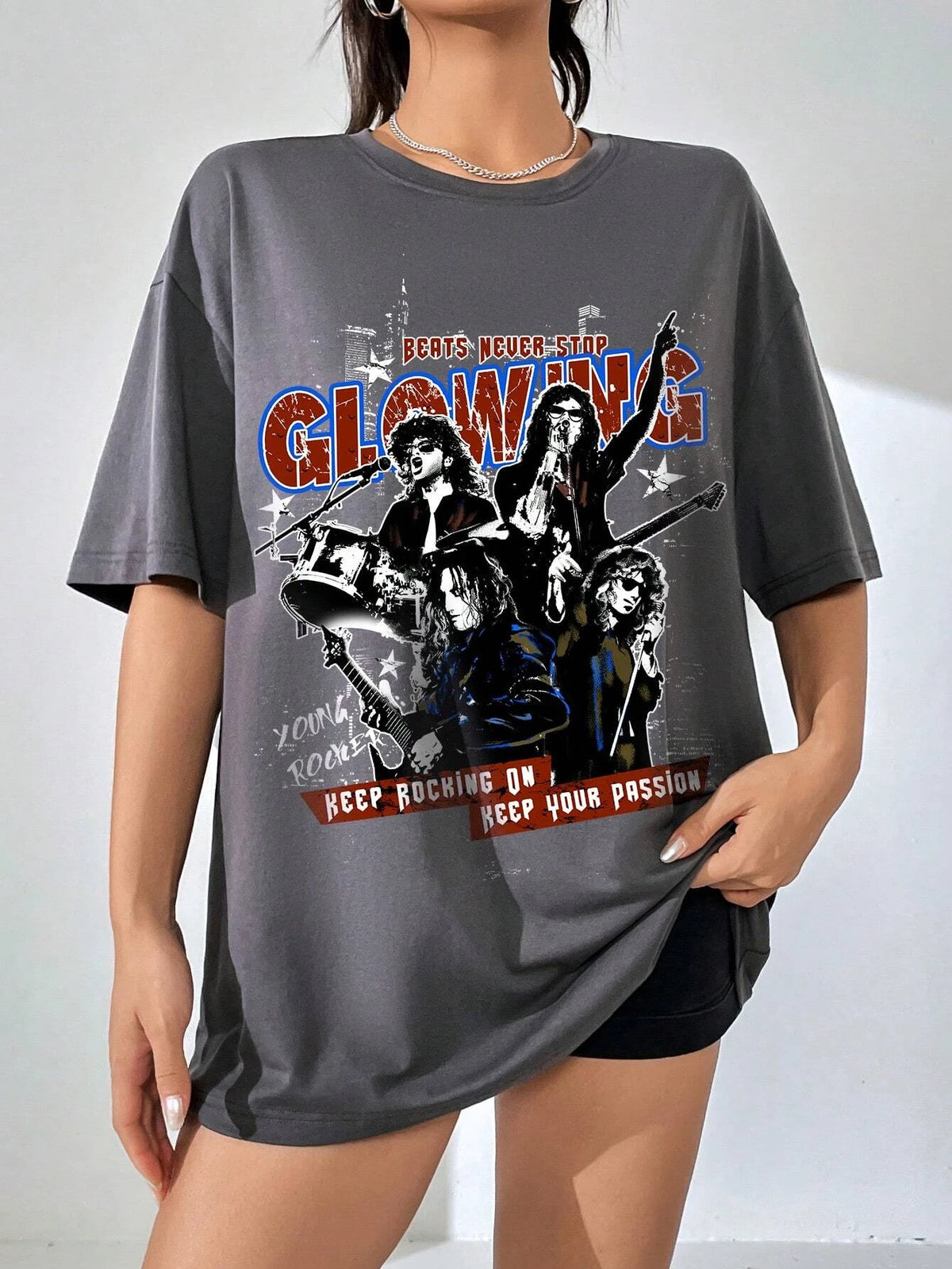 EZwear Figure & Slogan Graphic Drop Shoulder Tee