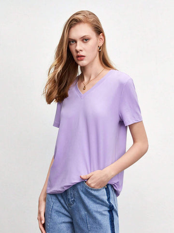 BIZwear Embroidery Slogan Pattern V Neck Tee