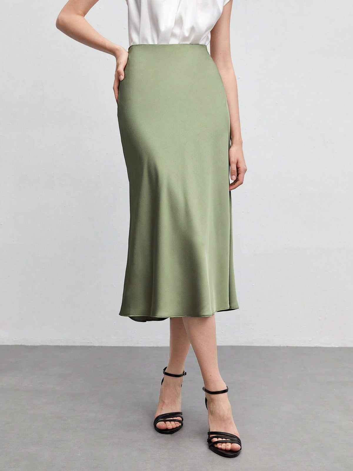 BIZwear Solid A-line Satin Skirt