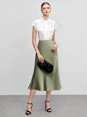 BIZwear Solid A-line Satin Skirt
