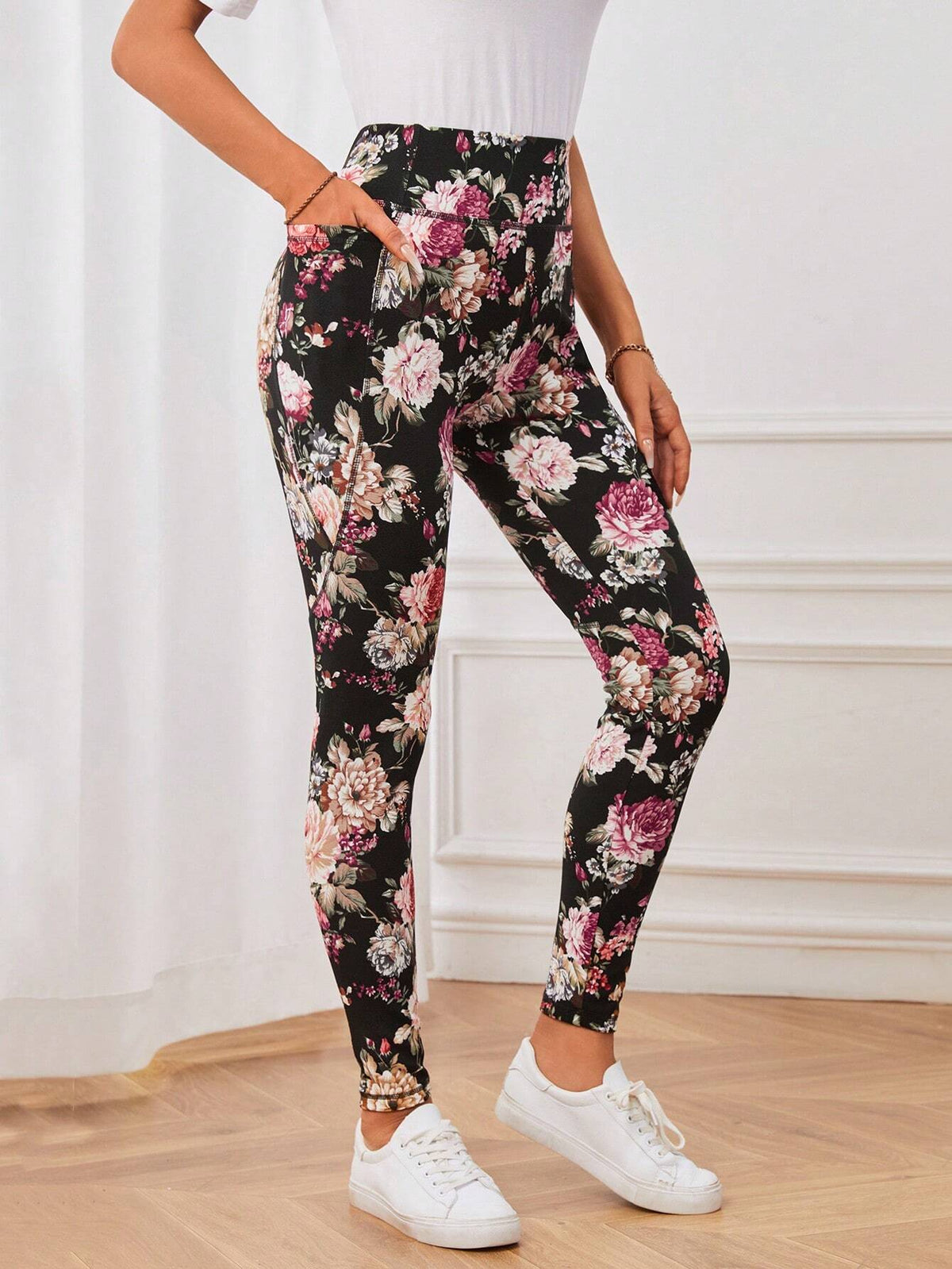EMERY ROSE Floral Print Slant Pocket Skinny Pants