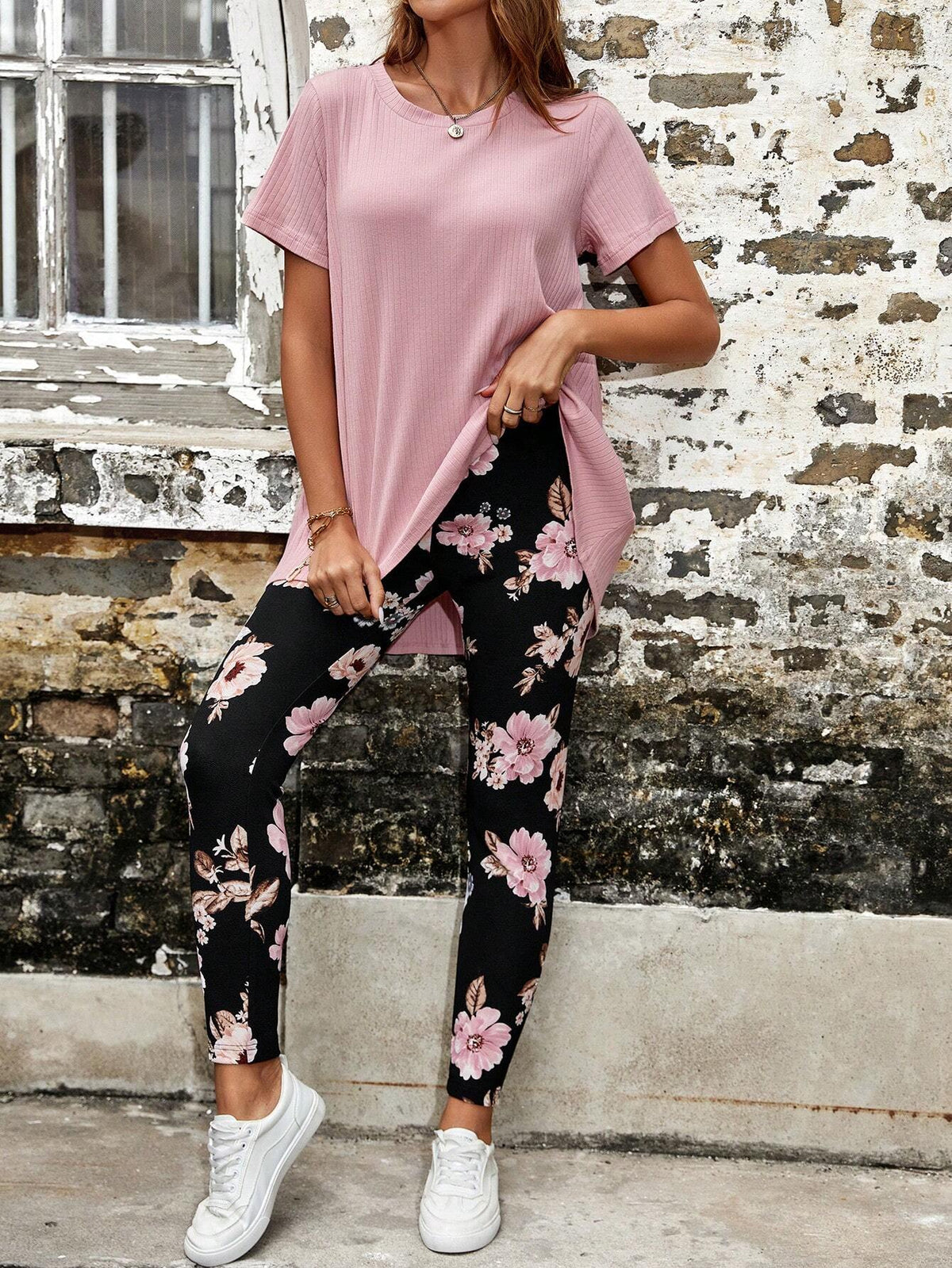 EMERY ROSE Solid Tee & Floral Print Leggings