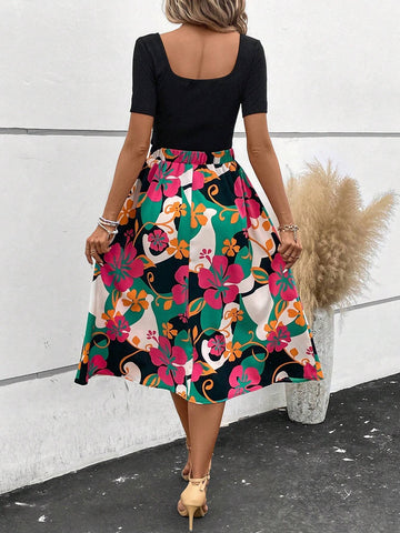 EMERY ROSE Solid Tee & Floral Print Skirt
