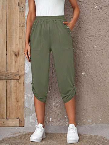 EMERY ROSE Solid Button Detail Capri Pants