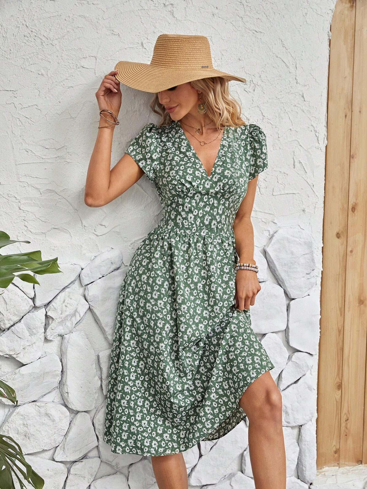 EMERY ROSEDitsy Floral Print Puff Sleeve Dress