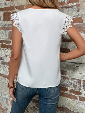 Contrast Guipure Lace Scallop Trim Blouse