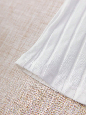 Solid Ribbed Knit Tee & Floral Print Belted Shorts