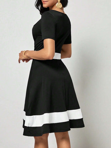 EMERY ROSE Square Neck Colorblock A-line Dress