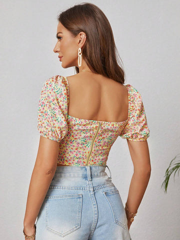 Ditsy Floral Print Ruched Bust Puff Sleeve Bandana Hem Crop Blouse