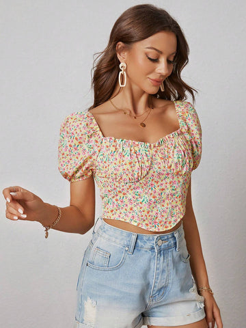 Ditsy Floral Print Ruched Bust Puff Sleeve Bandana Hem Crop Blouse