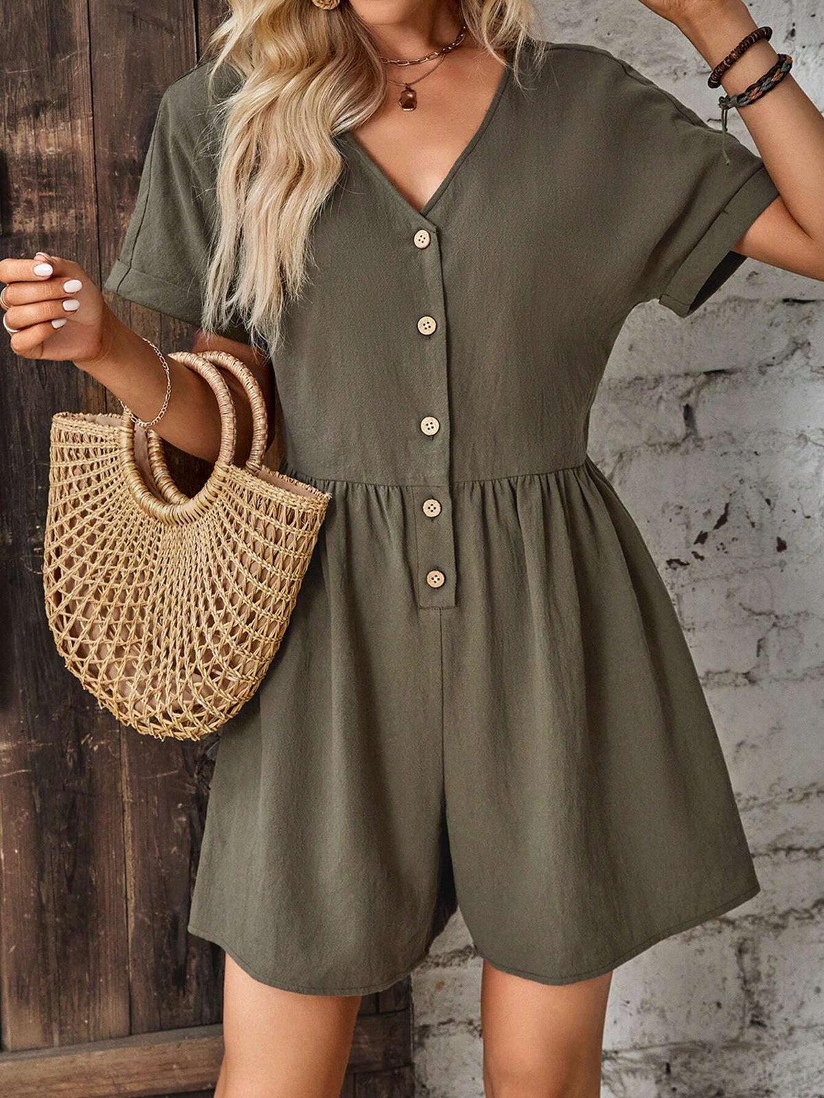 EMERY ROSE Solid Button Front Romper