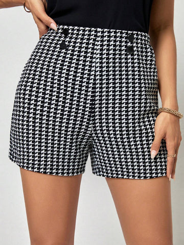 EMERY ROSE Houndstooth Print Button Detail Shorts