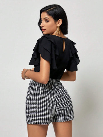 EMERY ROSE Houndstooth Print Button Detail Shorts