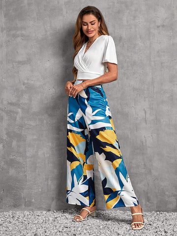 EMERY ROSE Surplice Neck Crop Tee & Floral Print Wide Leg Pants