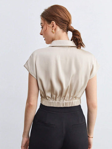 V-collar Wrap Plicated Detail Crop Top