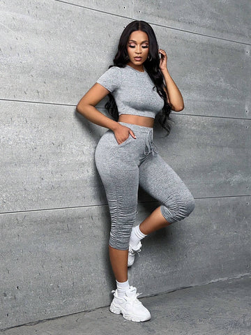 Solid Crop Tee & Knot Front Ruched Side Leggings