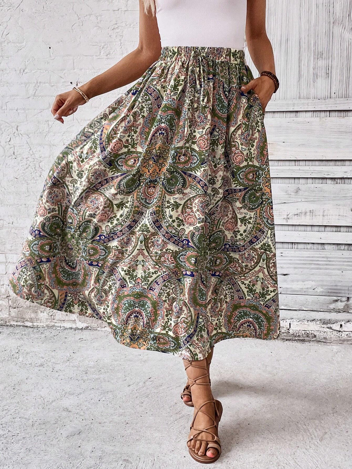 EMERY ROSE Paisley Print Slant Pocket Skirt