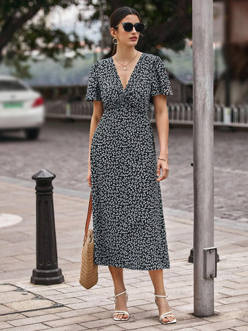 Ditsy Floral Print V Neck Dress