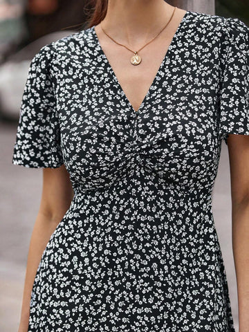 Ditsy Floral Print V Neck Dress